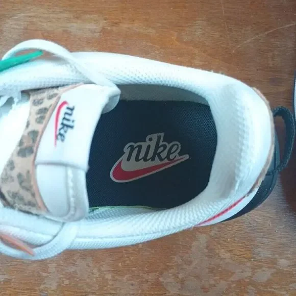 Nike Air Max Pre-Day SE Safari Women's 8.5 White Red Sneakers DH5111-100 - Picture 11 of 16